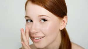 איך לטפל בעור רגיש